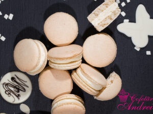 Macarons cu ciocolata alba
