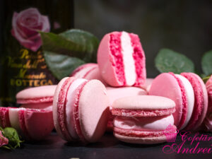 Macarons cu aroma de trandafir